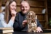 Puzzle 3D Drewniane Sky Watcher. Zegar Stołowy z Tourbillonem uGEARS